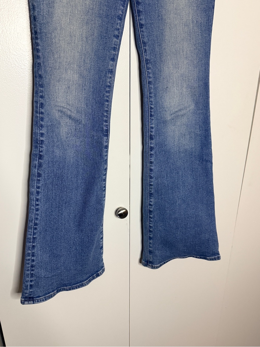Madewell Skinny Flare Jeans in Fairson Wash - Picture 4 of 5